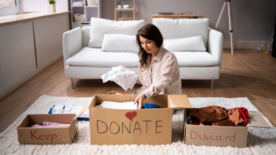 This woman guide us How to Start Decluttering