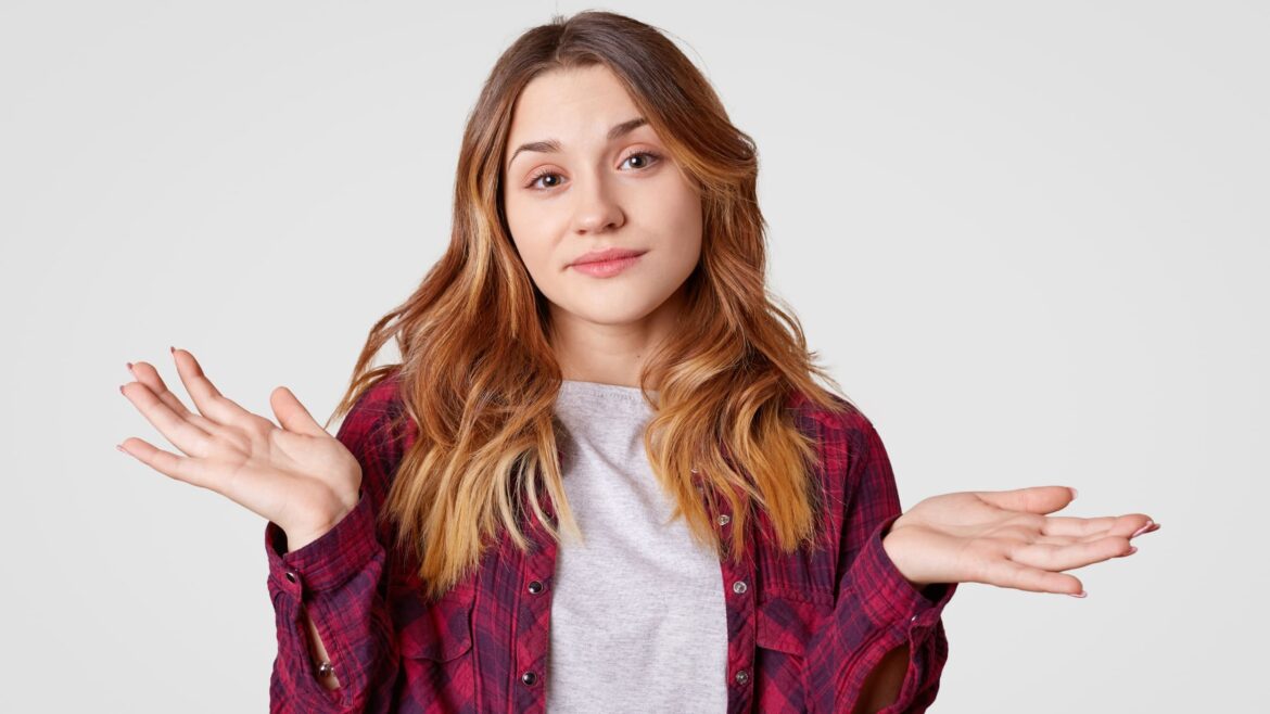 Why Women Look Better With Fewer Outfit Pieces